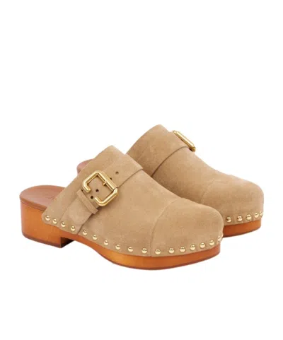 Chloé Jeannette Buckle Detailed Studded Clogs In Yellow