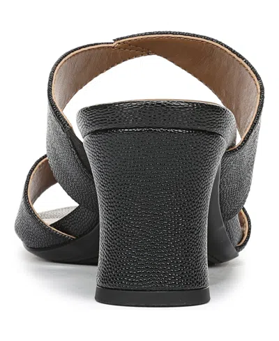 Naturalizer Nessa Slide Sandal In Black