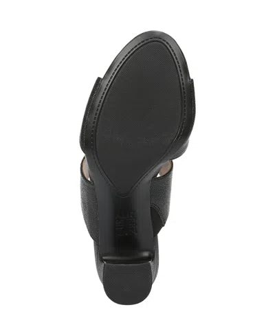 Naturalizer Nessa Slide Sandal In Black