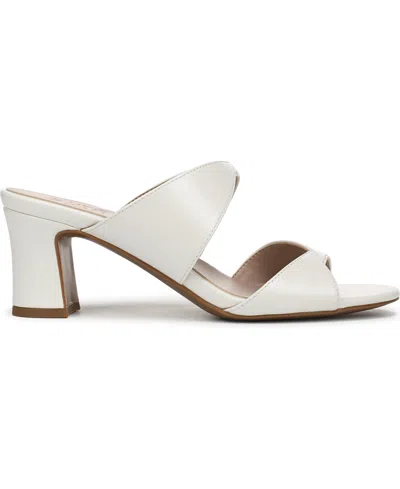 Naturalizer Nessa Slide Sandal In White
