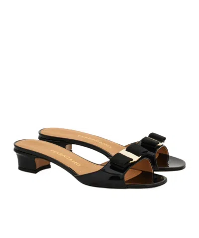 Ferragamo Bow-detail Sandals In Black