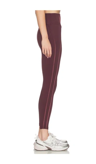 Nike High Waisted 7/8 Legging In Burgundy
