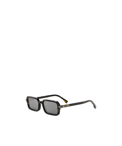Fendi Rectangle Sunglasses In Black