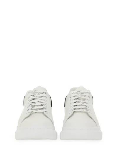 Alexander Mcqueen Men White And Black Low-top Sneakers With Chunky Sole And Contrasting Heel Tab In