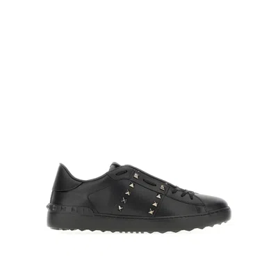 Valentino Garavani Valentino Rockstud Untitled Sneakers In Black