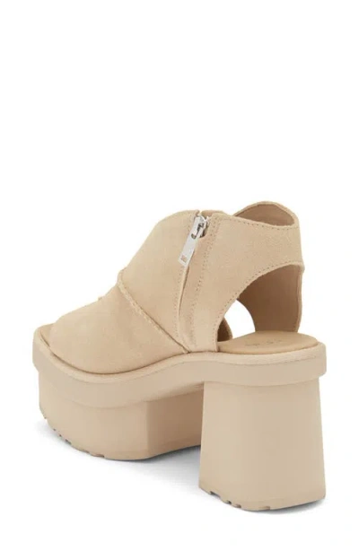 Ugg ® New Heights Platform Sandal In Neutral