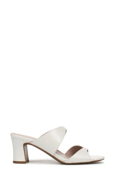 Naturalizer Nessa Slide Sandal In White