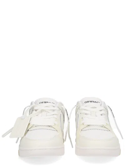 Off-white 米白色 In White