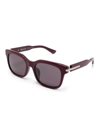 Alexander Mcqueen T-bar Rectangular Sunglasses In Red
