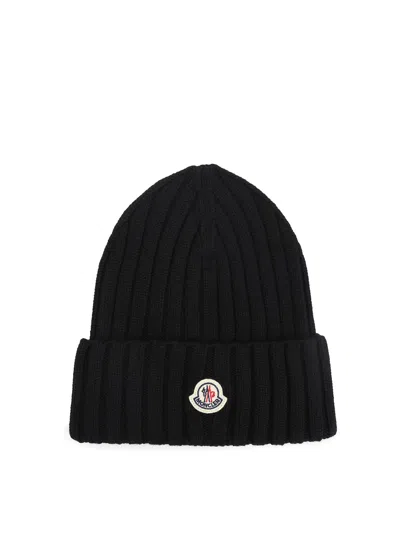 Moncler Logo Patch Cuff Virgin Wool Rib Beanie In Black