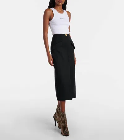 95缀饰皮革及踝靴