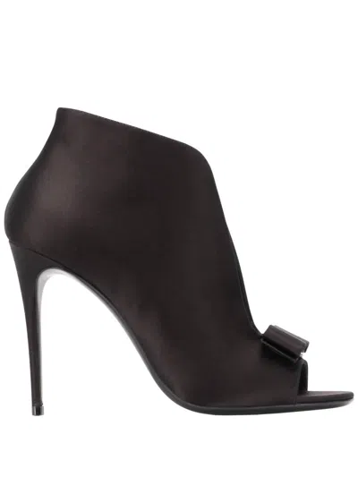 Ferragamo Vara Bow Leather Bootie In Black