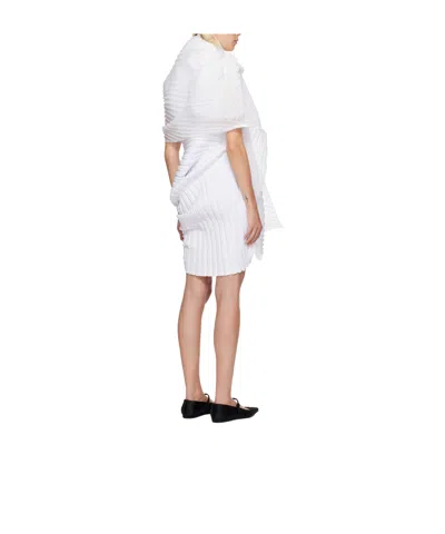 Issey Miyake White Silk Wool Pleats Stole Scarf In Brown