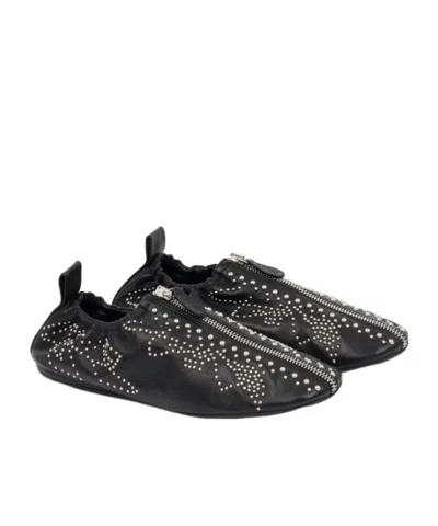 Chloé Low Top Sneakers Pull Tab Round Toe In Black