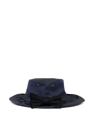 Maison Margiela Bow Hat In Blue