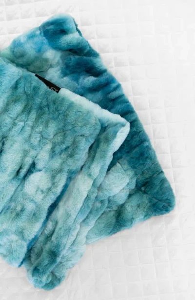 Laree + Co Luxecloud Blanket In Blue