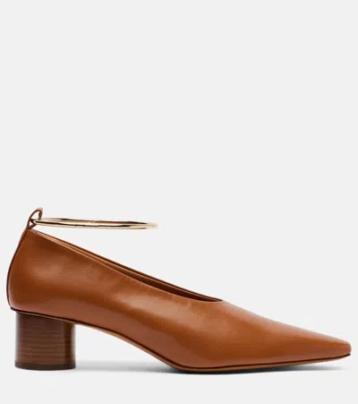 Jil Sander Ring Leather Pumps In Brown