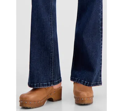 Democracy Petite "ab"solution Itty Bitty Bootcut Jeans In White