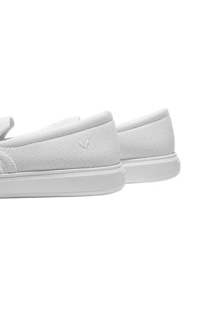 Vivaia Classic Slip-on Unisex Sneakers In White