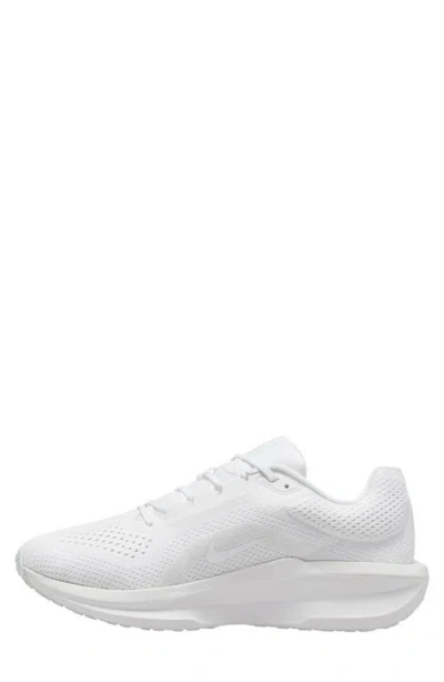 Nike Air Winflo 11 Running Shoe In White