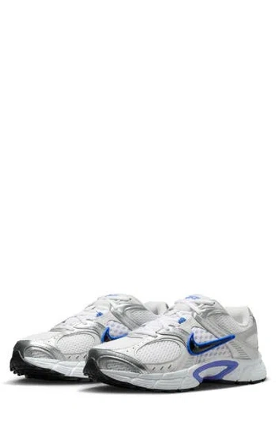 Nike V5 Rnr Sneakers In Multi