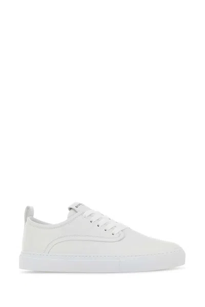 Givenchy Stylish Sneakers With Pull Tab And Round Toe In White