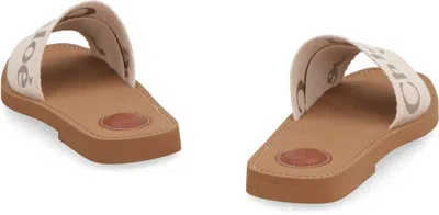 Chloé X High Summer Woody Embroidered Logo Flat Sandals In Neutral