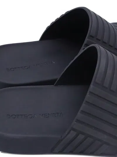 Pre-owned Bottega Veneta Embossed Slider Mules In Black