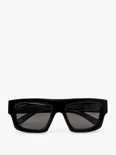 Gucci Essential Rectangular Logo Sunglasses In Black