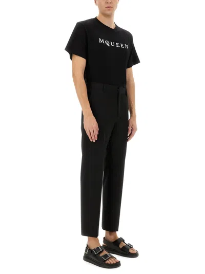 Alexander Mcqueen Logo Lettering Crewneck T-shirt In Black