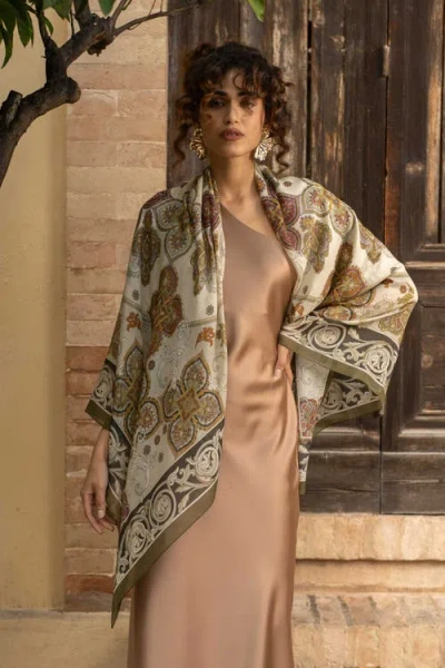 Elizabetta Venere In Multi