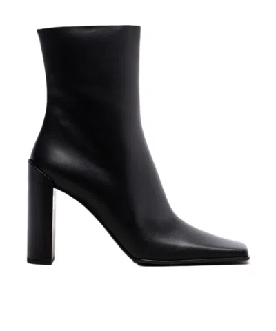 Alaïa Square Calfskin Leather Ankle Boots In Black