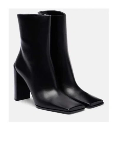 Alaïa Square Calfskin Leather Ankle Boots In Black