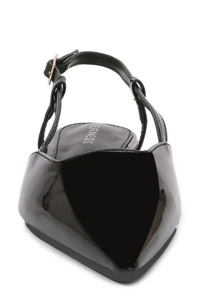 Berness Cass Pointed Toe Flat In Black