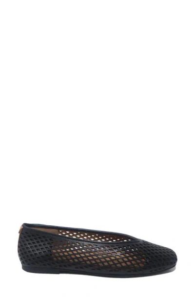 Gentle Souls Willow Perf Ballet Flat In Black