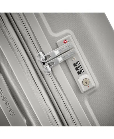 Samsonite Outline Pro 27" Check-in Spinner In White