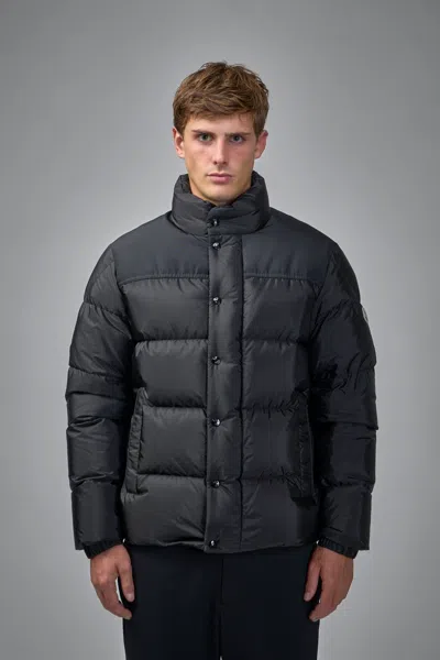Moncler Virolais Short Down Jacket In Black