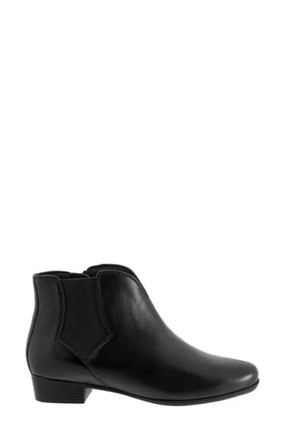 Trotters Monroe Side Zip Ankle Bootie In Black