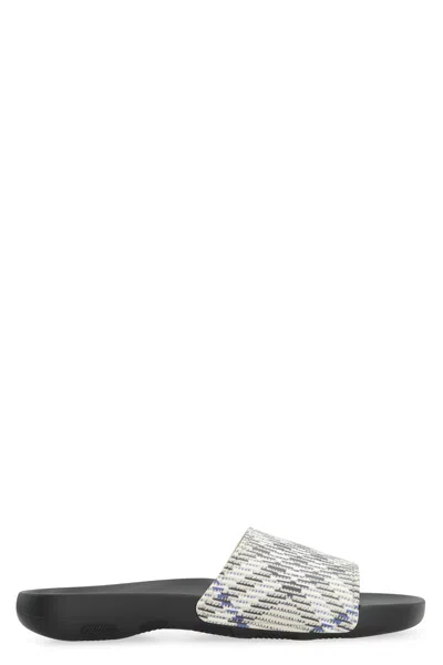 Burberry Patterned Strap Open Toe Rubber Sandals In Gray