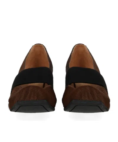 Uma Wang Elasticated-strap Pumps In Brown