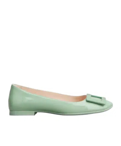 Roger Vivier Round Toe Gommettine Buckle Bow Ballerinas In Green