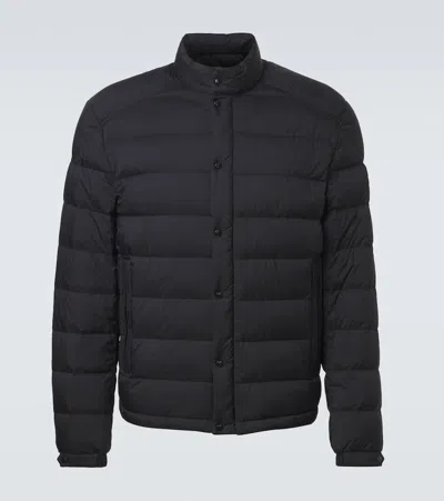 Moncler Selves Short Down Jacket In Black