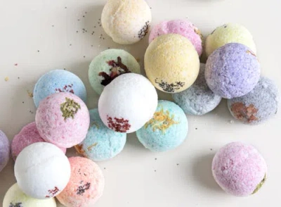 Lizush 12 Assorted Bath Bombs Gift Box In Multi