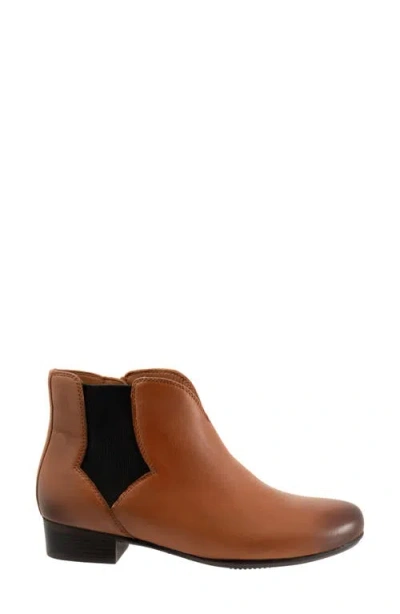 Trotters Monroe Side Zip Ankle Bootie In Brown