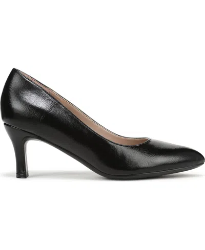 Naturalizer Flora Pump In Black