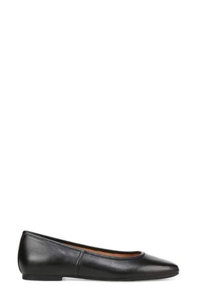 Vionic Orinda Square Toe Flat In Black