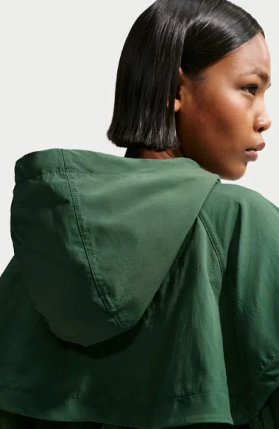 Nike Oversize Windrunner Jacket In Green