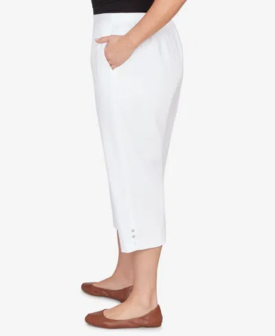 Alfred Dunner Plus Size Classic Solid Twill Button Hem Capri Pants In White