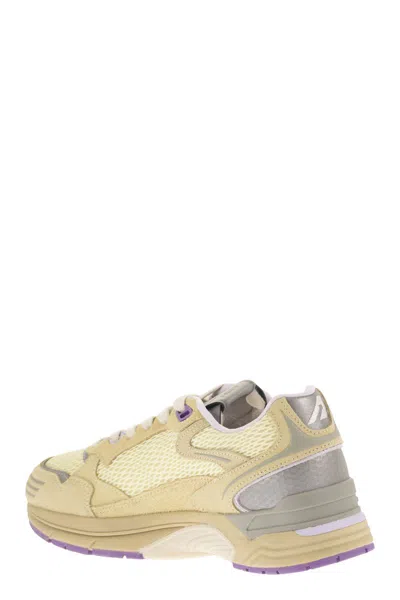 Autry Hyperway Suede And Mesh Trainers In Gold