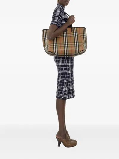 Burberry Medium Tote Bag Highlands Rectangular Check In Multi